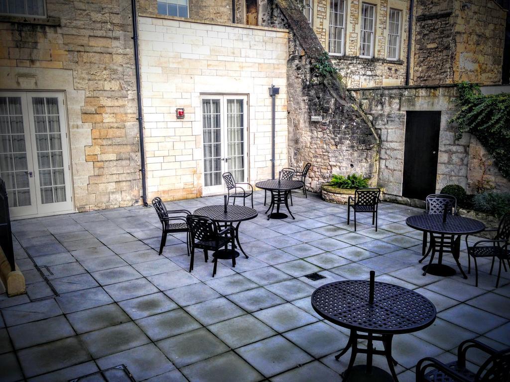 The Gainsborough Bath Spa - Small Luxury Hotels Of The World Номер фото The courtyard at the Old Bank Hotel